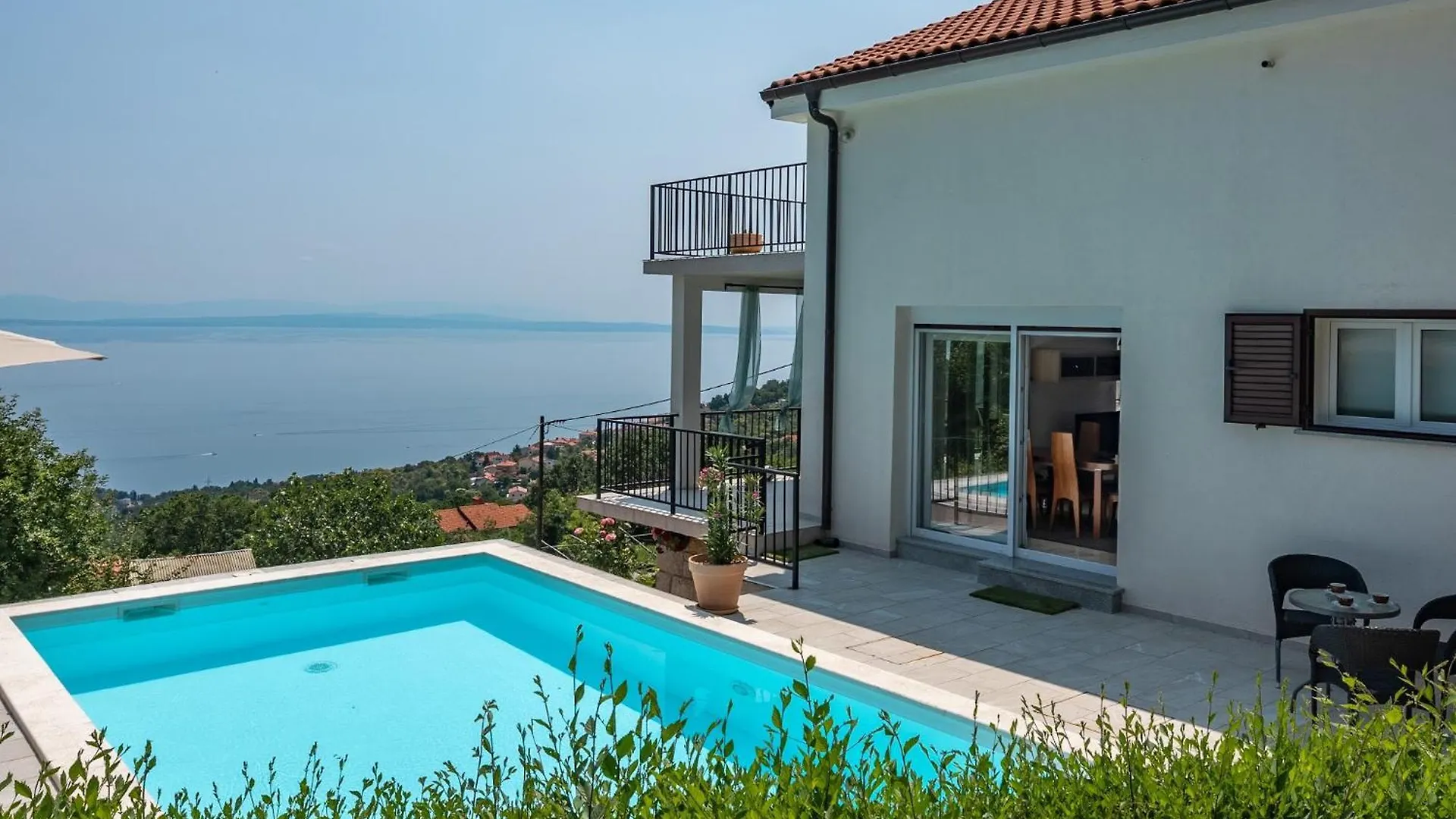 Holiday Home In Icici With Seaview, Balcony, Air Condition, Wifi