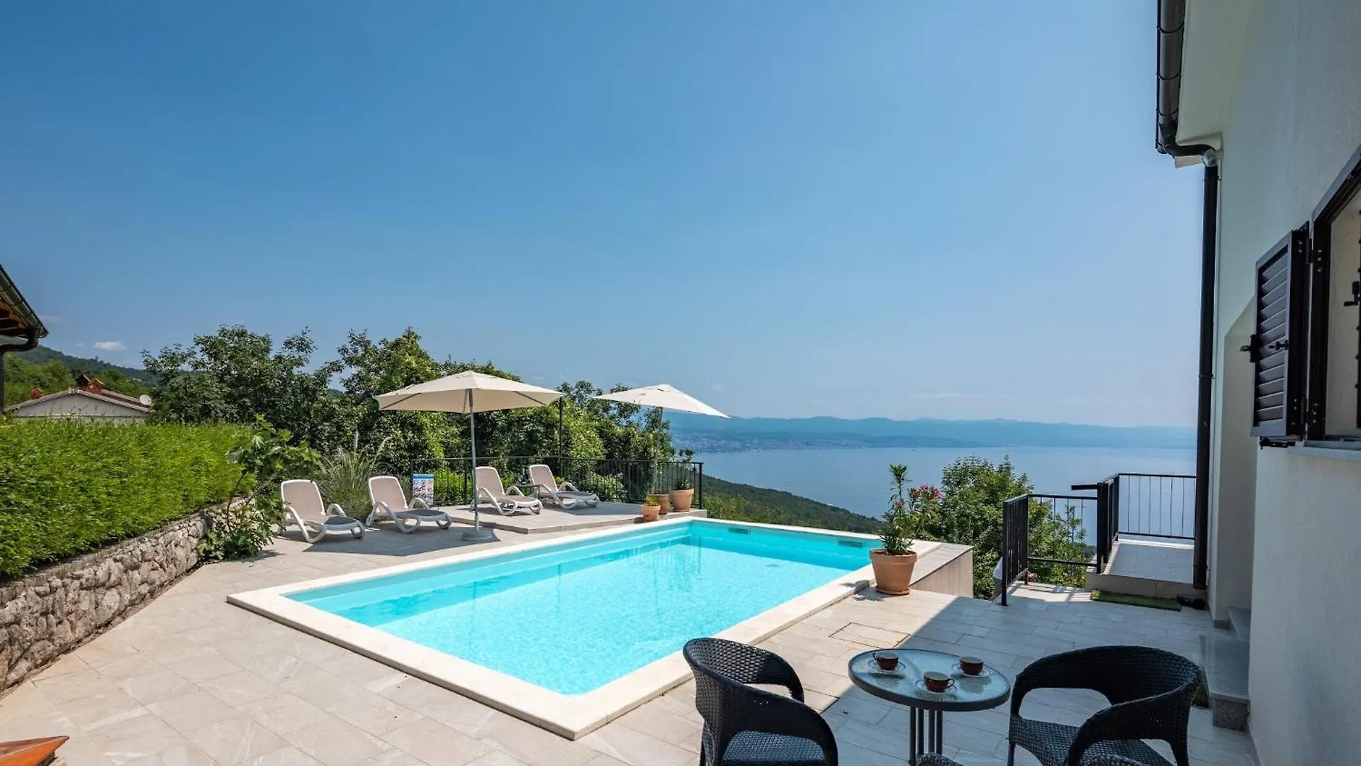 Holiday Home In Icici With Seaview, Balcony, Air Condition, Wifi
