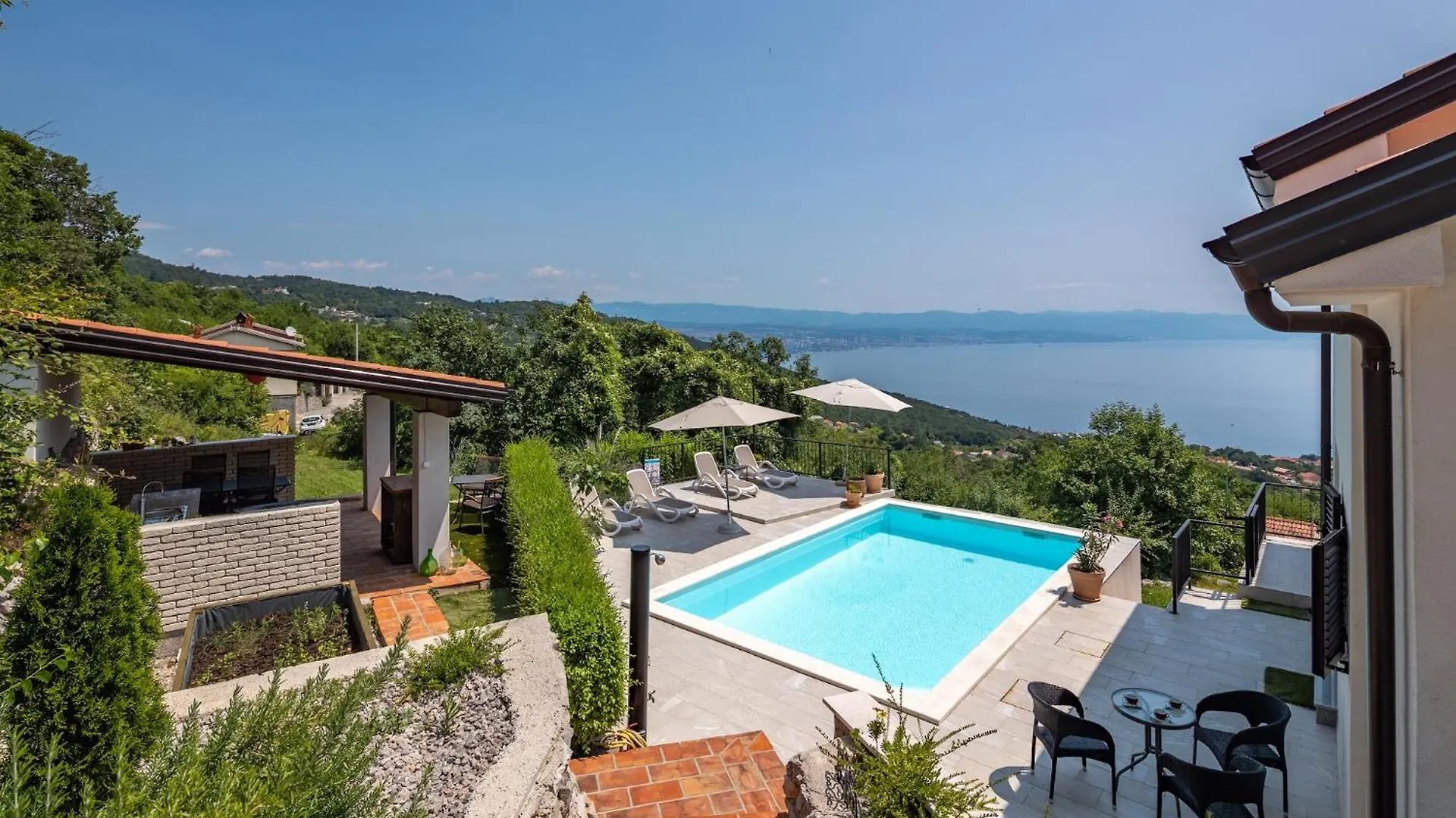 Holiday Home In Icici With Seaview, Balcony, Air Condition, Wifi 0*,  Κροατία