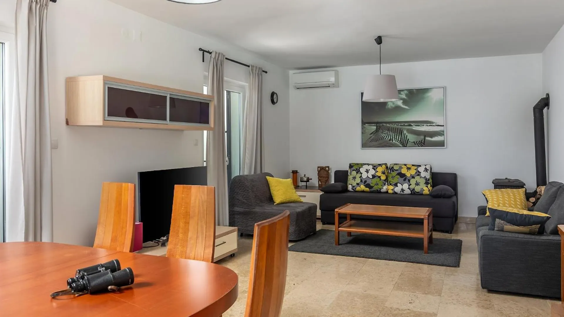 Holiday Home In Icici With Seaview, Balcony, Air Condition, Wifi