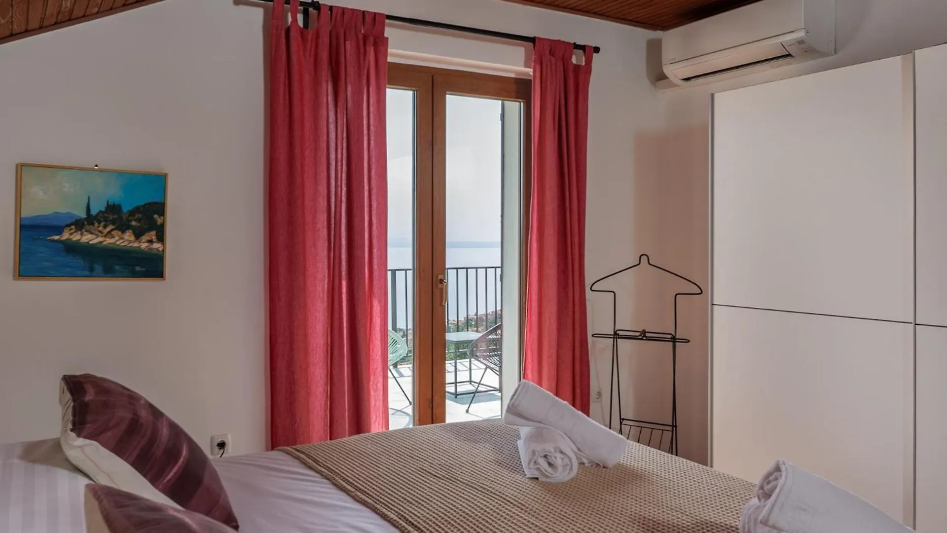 Holiday Home In Icici With Seaview, Balcony, Air Condition, Wifi